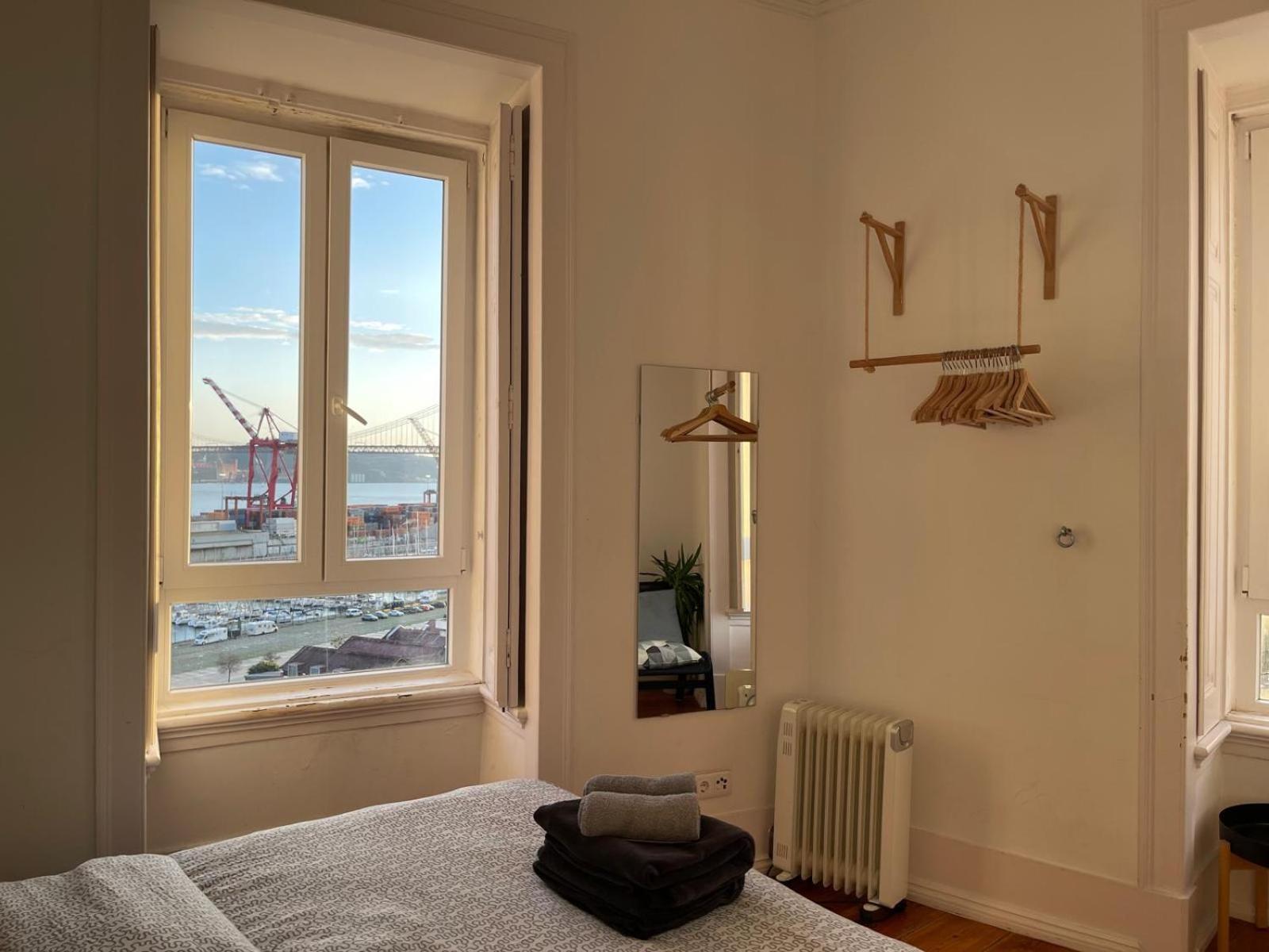 Embassy Arriaga Private Elegance Rooms In Stylish Shared Apartment ลิสบอน ภายนอก รูปภาพ