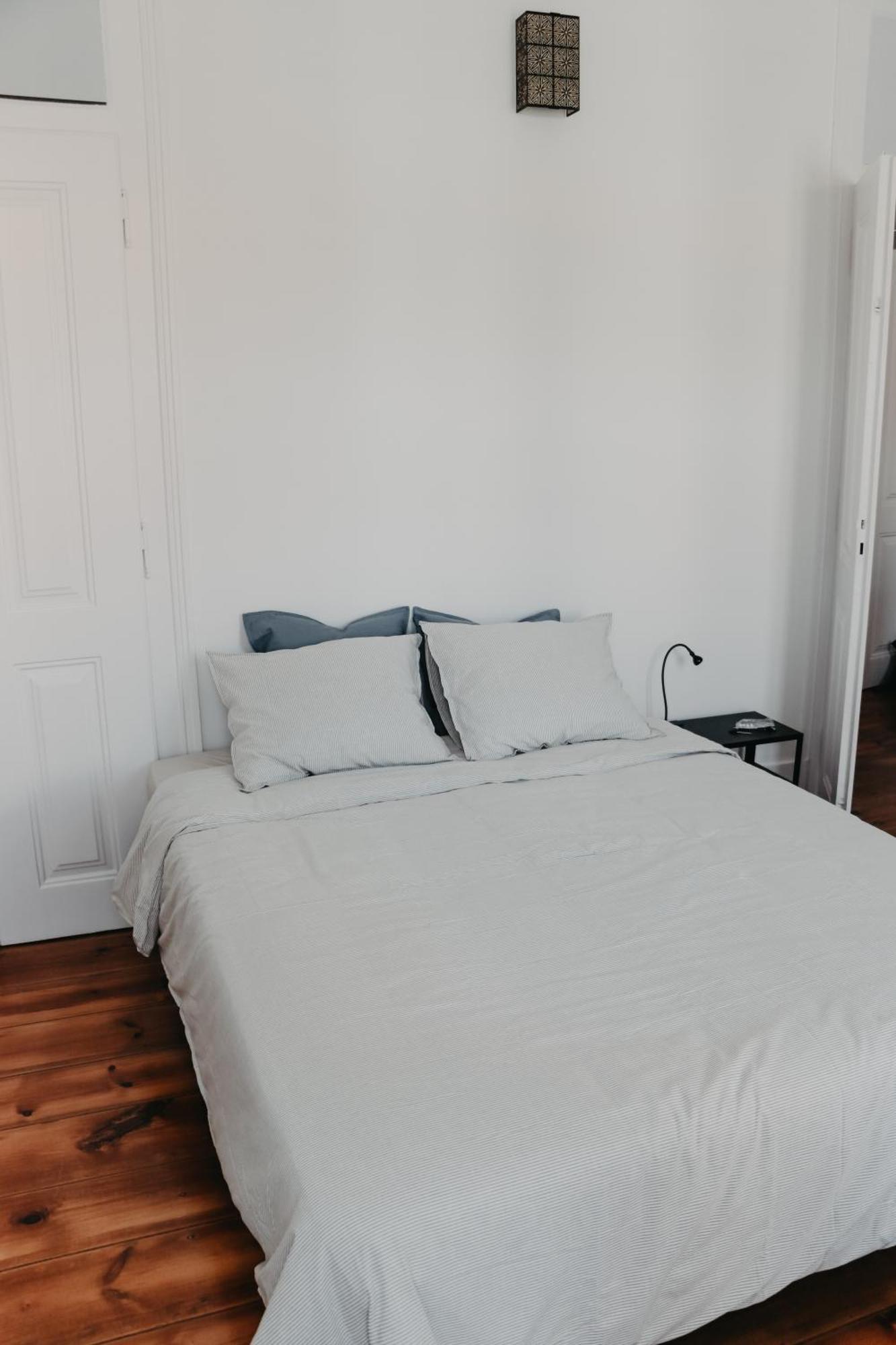 Embassy Arriaga Private Elegance Rooms In Stylish Shared Apartment ลิสบอน ภายนอก รูปภาพ